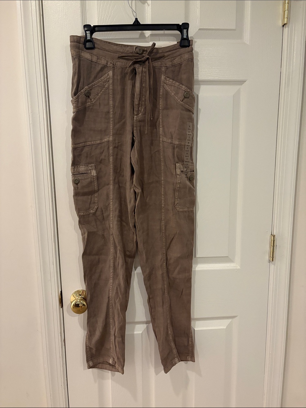 American Eagle tapered high rise cargo pants